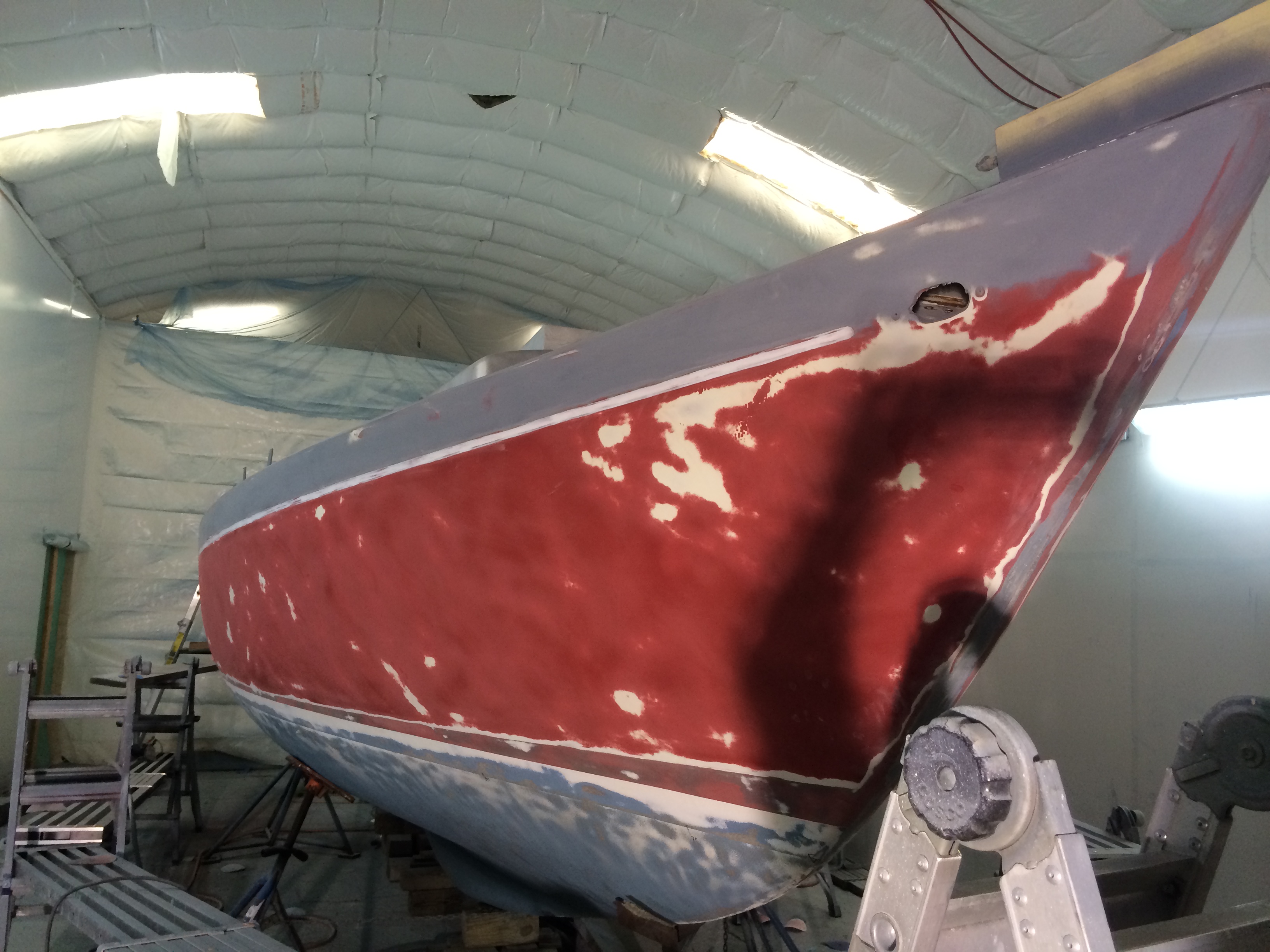 Colombia 32'- Early stages of hull refinishing